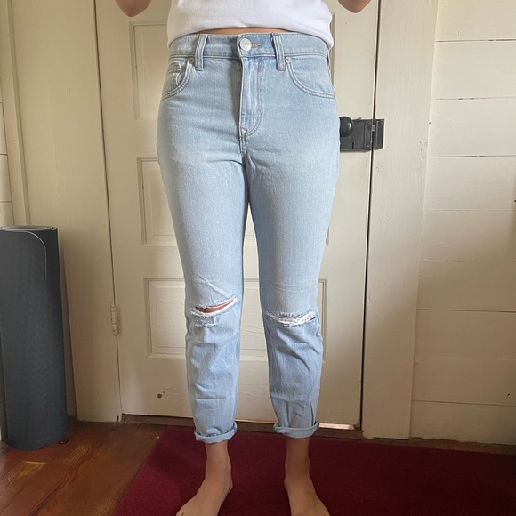 Express light wash mid-high rise cropped ripped jeans - Picture 10 of 12
